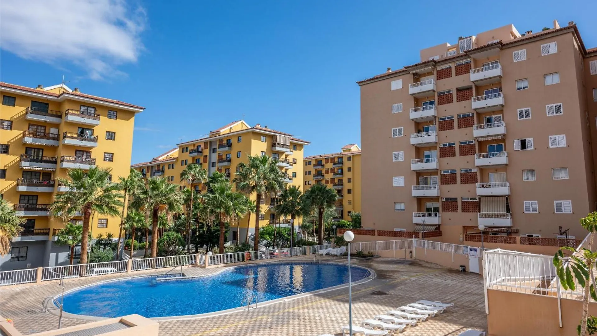 Amplio Piso En Candelaria Con Piscina 아파트