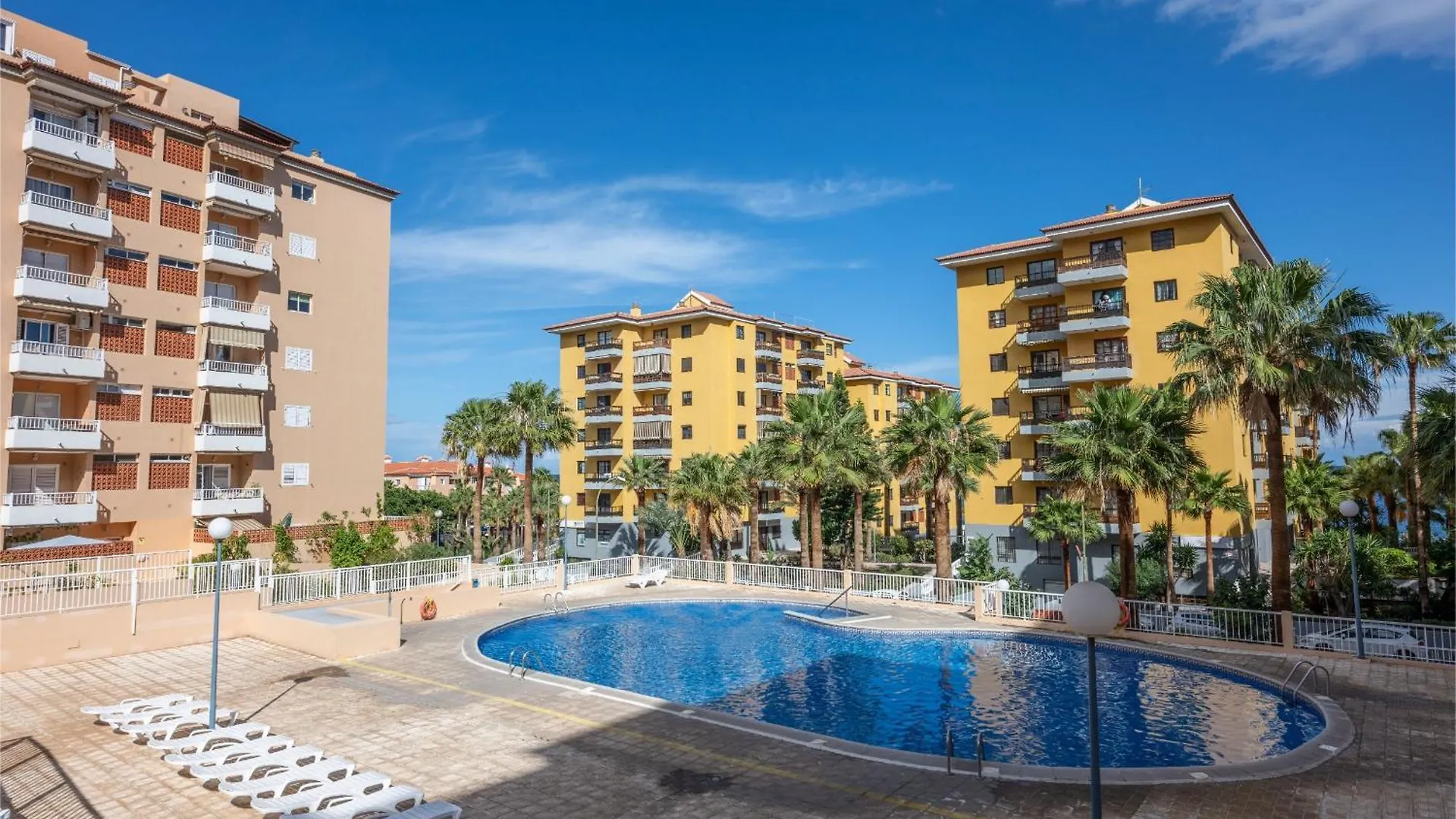 Amplio Piso En Candelaria Con Piscina 0*,
